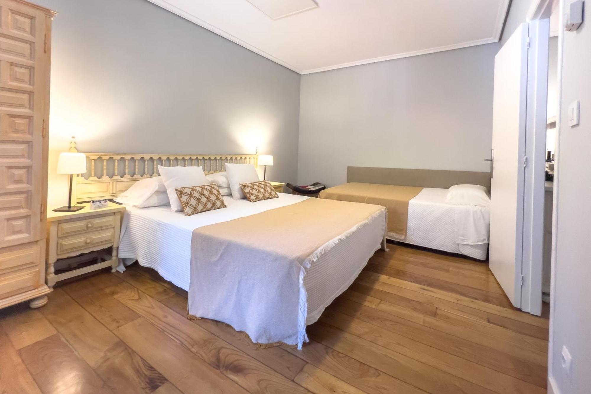 Apartamentos Santa Lucia Cabezón de la Sal エクステリア 写真