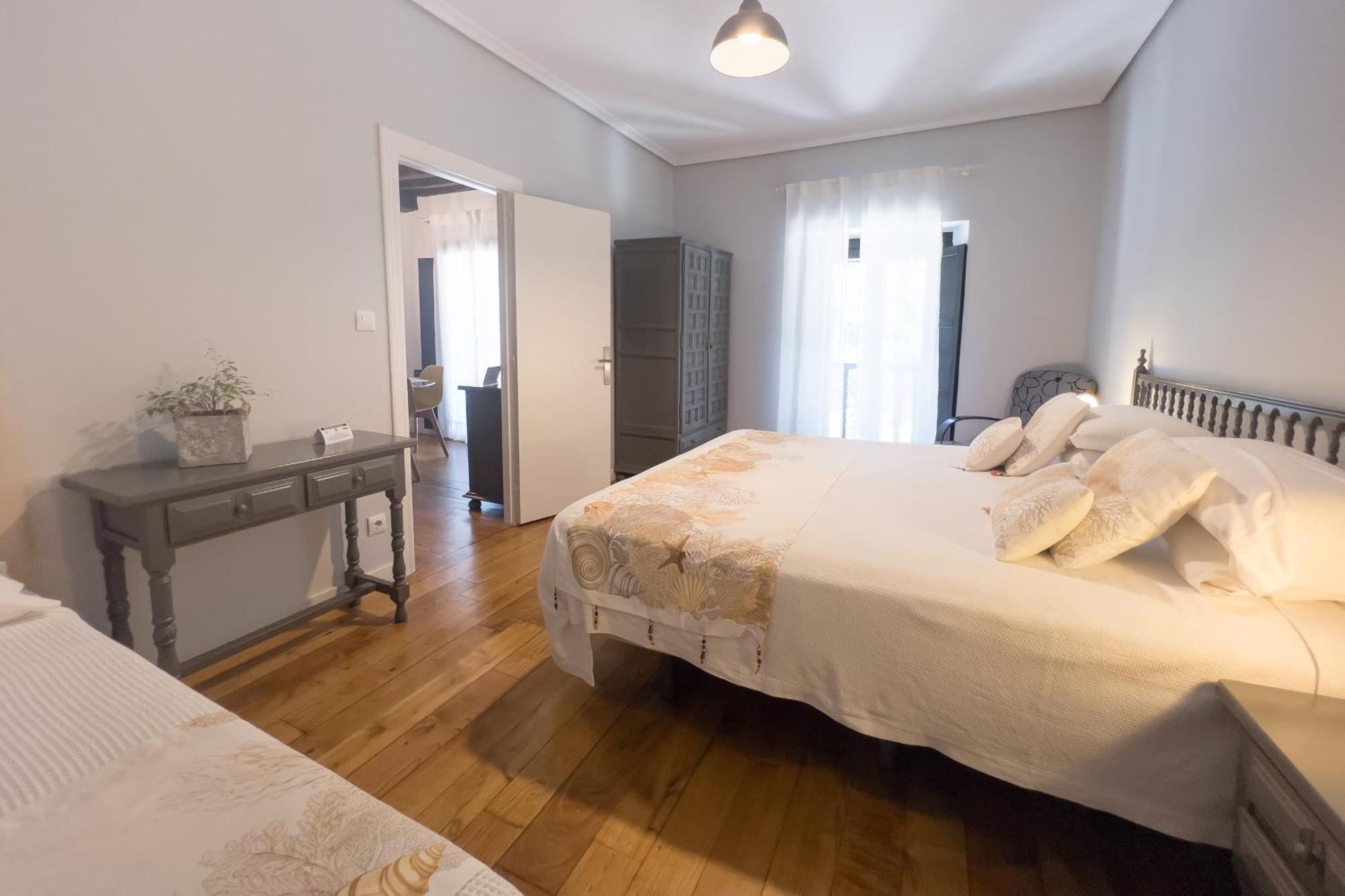 Apartamentos Santa Lucia Cabezón de la Sal エクステリア 写真