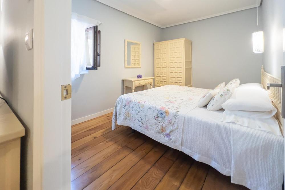 Apartamentos Santa Lucia Cabezón de la Sal エクステリア 写真
