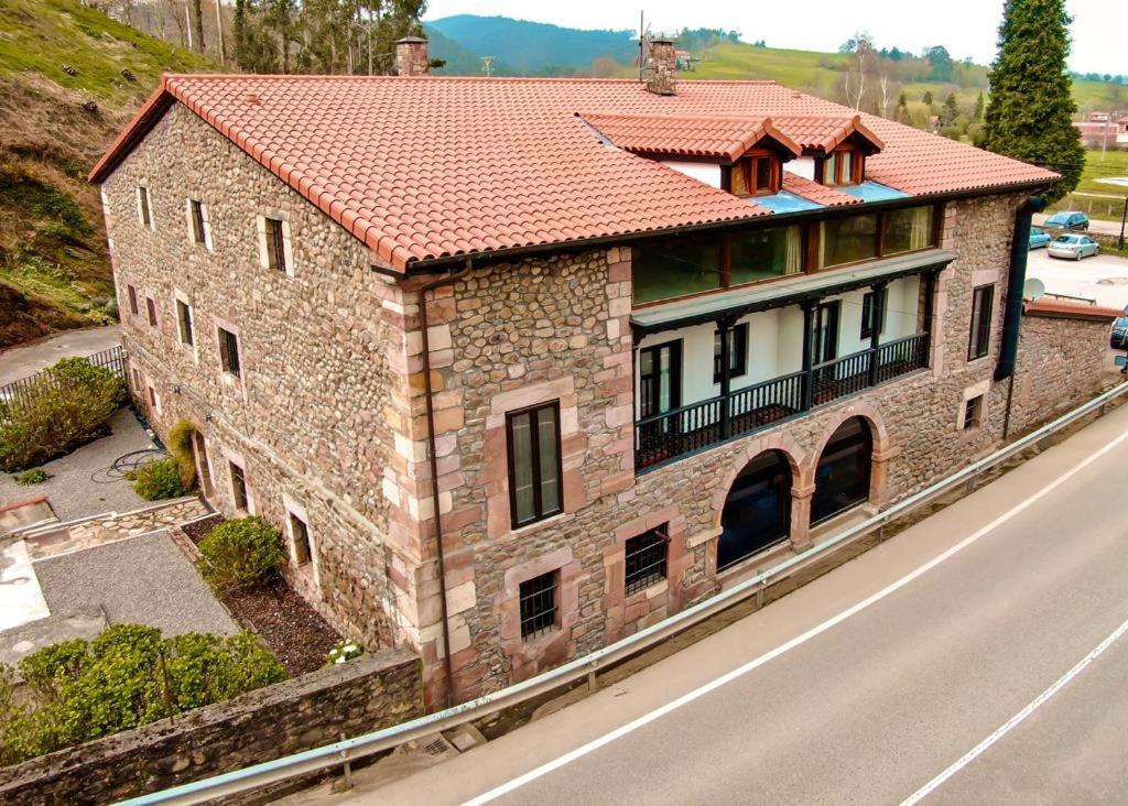 Apartamentos Santa Lucia Cabezón de la Sal エクステリア 写真